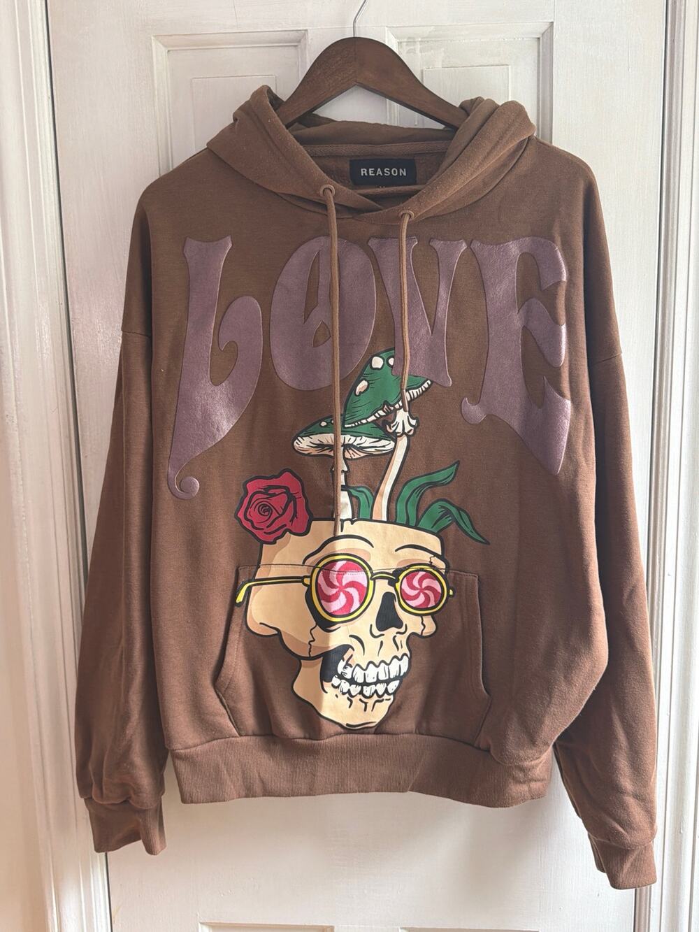 Reason Clothing Skull & Mushroom "LOVE / HATE" Graphic
Hoodie - Brown, Medium